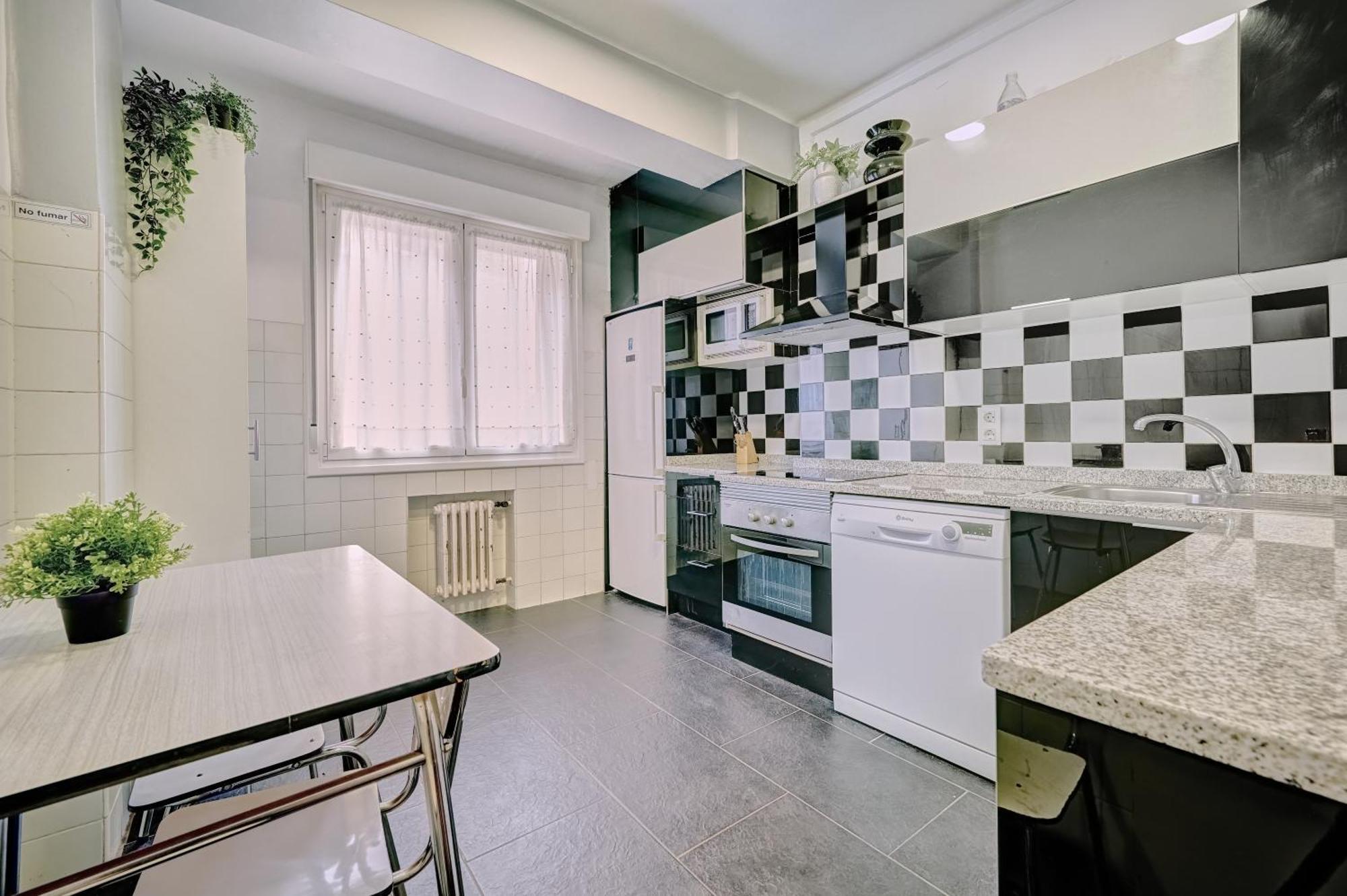 Apartament Monasterio By Clabao Pampeluna Zewnętrze zdjęcie